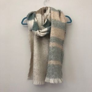 Aritzia Wilfred Free Wool Scarf